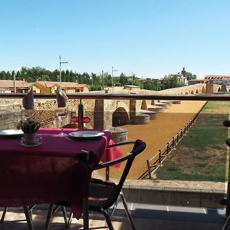 Hostal Don Suero De Quinones Оспіталь-де-Орбіґо Екстер'єр фото