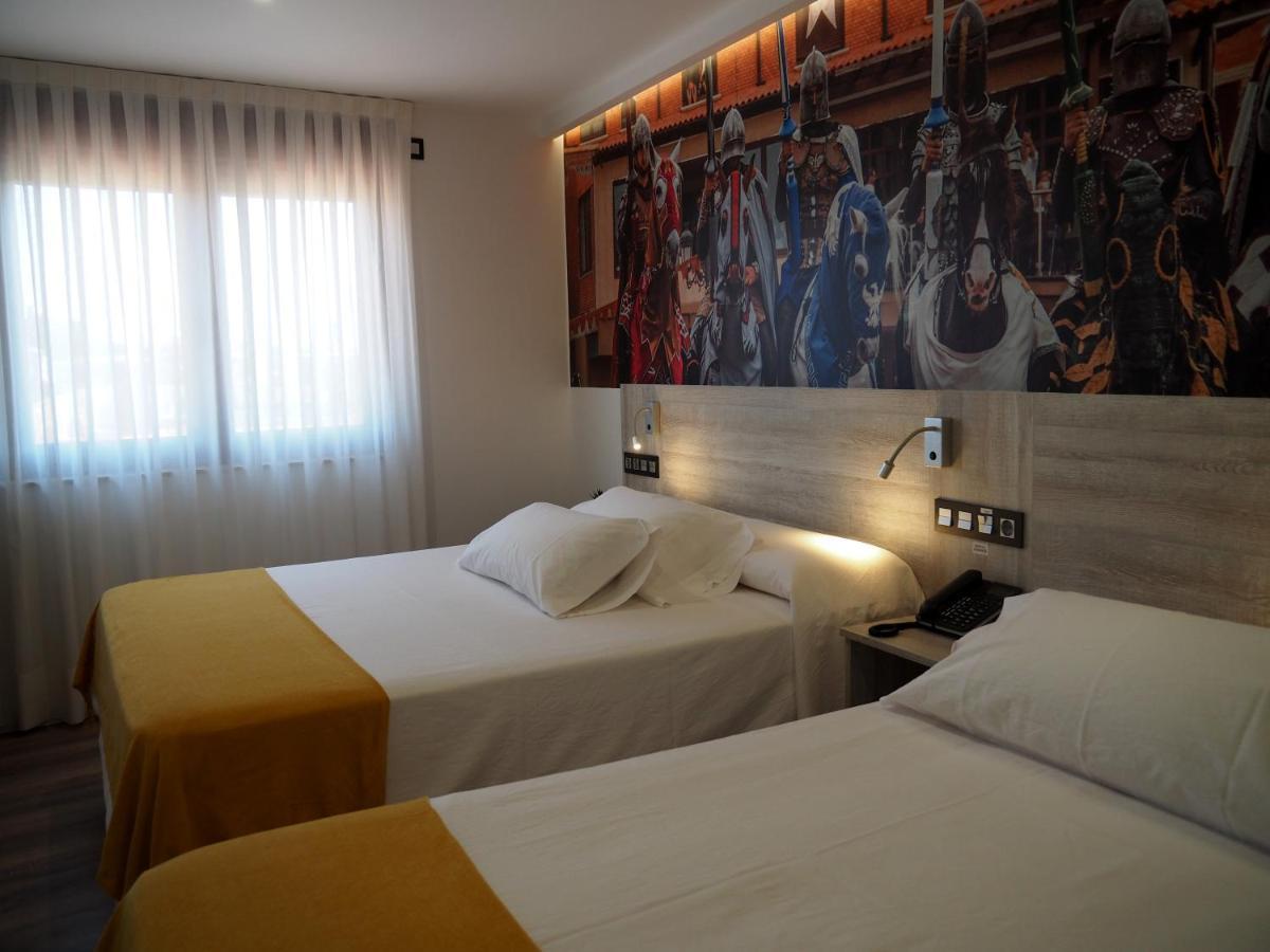 Hostal Don Suero De Quinones Оспіталь-де-Орбіґо Екстер'єр фото