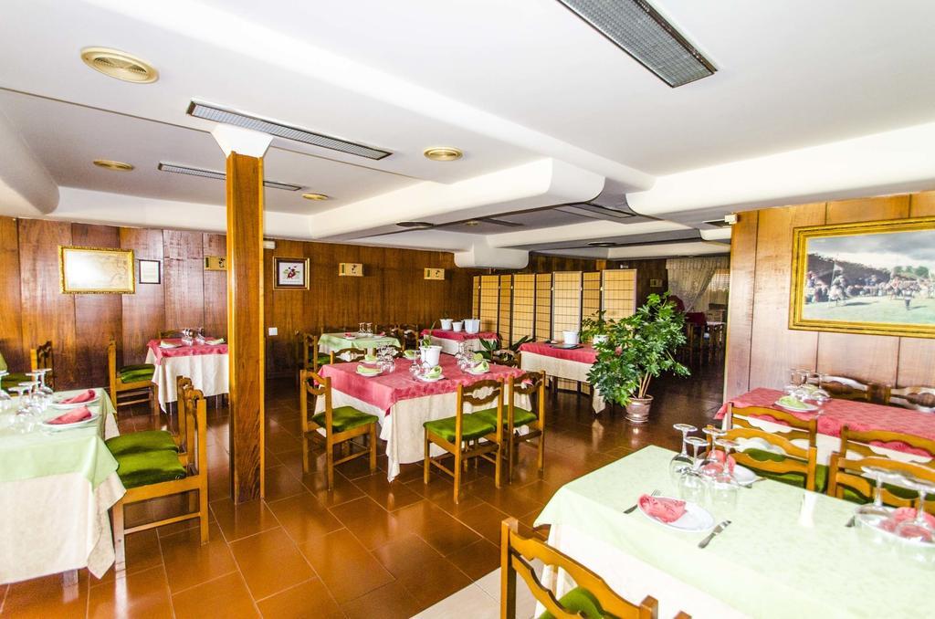 Hostal Don Suero De Quinones Оспіталь-де-Орбіґо Екстер'єр фото