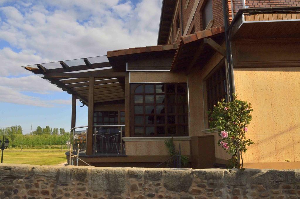 Hostal Don Suero De Quinones Оспіталь-де-Орбіґо Екстер'єр фото
